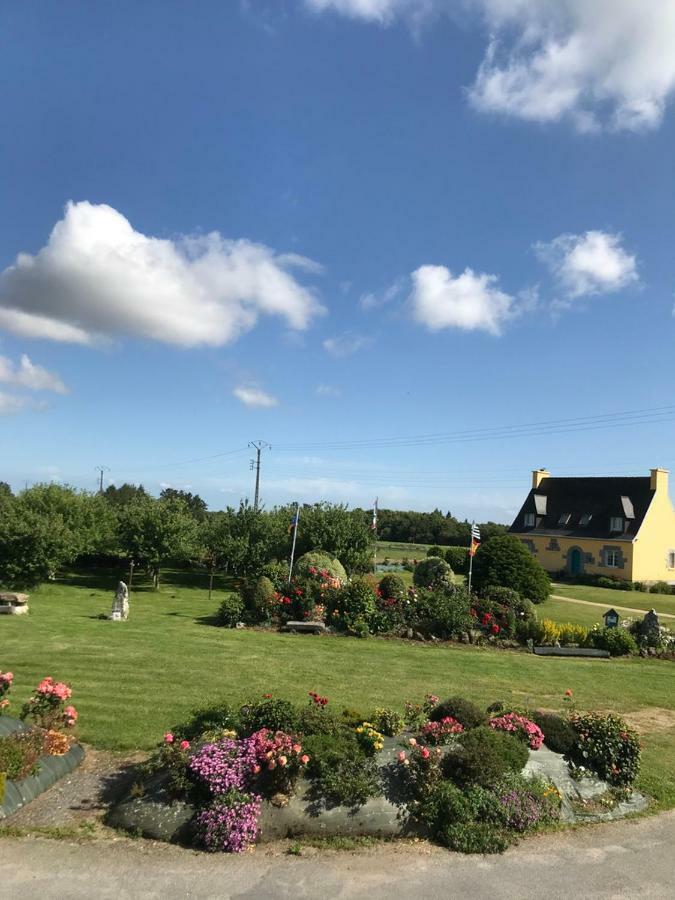 Du Ménez-hom Bed & Breakfast Plomodiern